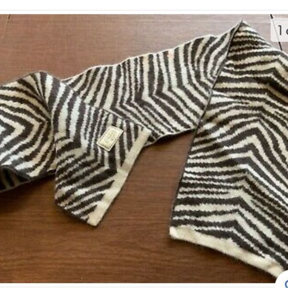 Coach Scarf - Picture 1 of 4